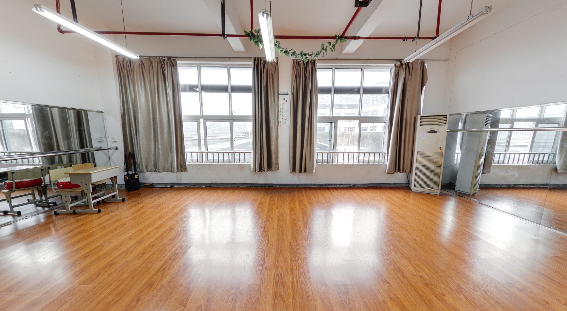 塘棲校區(qū)舞蹈房(圖1)