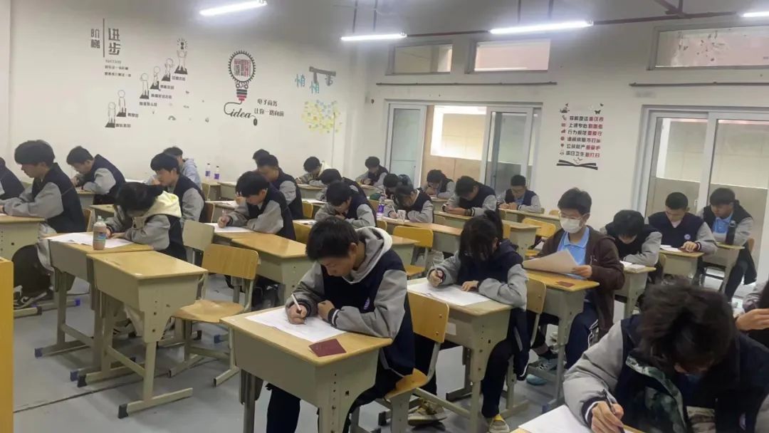 以考促學 以考促知 以考促教 —— 直擊塘棲校區(qū)期中考試現(xiàn)場